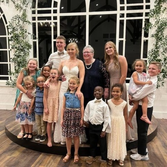 Meet your Posher, Patti - Picture 1 of 1